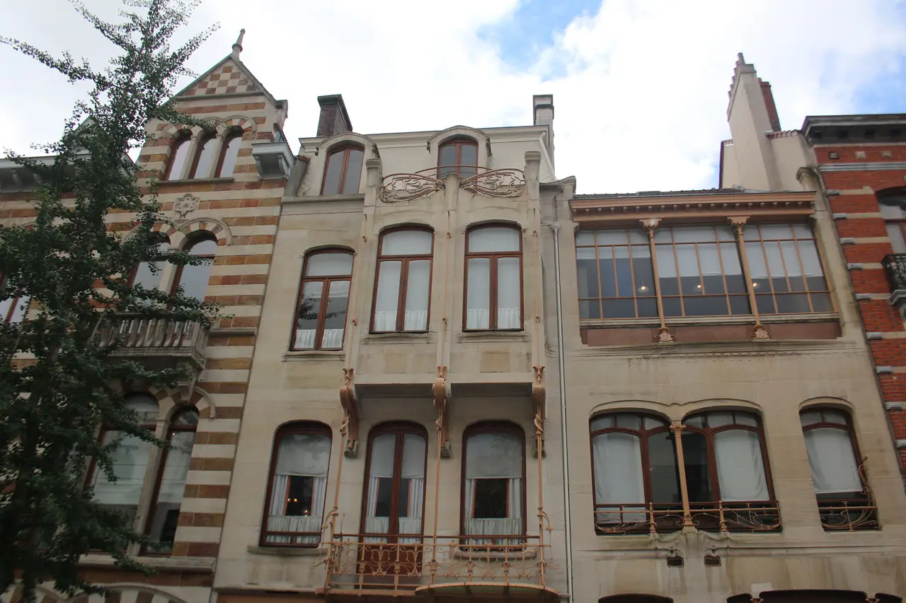 The stone fronts of Horta's house and studio on rue Américaine